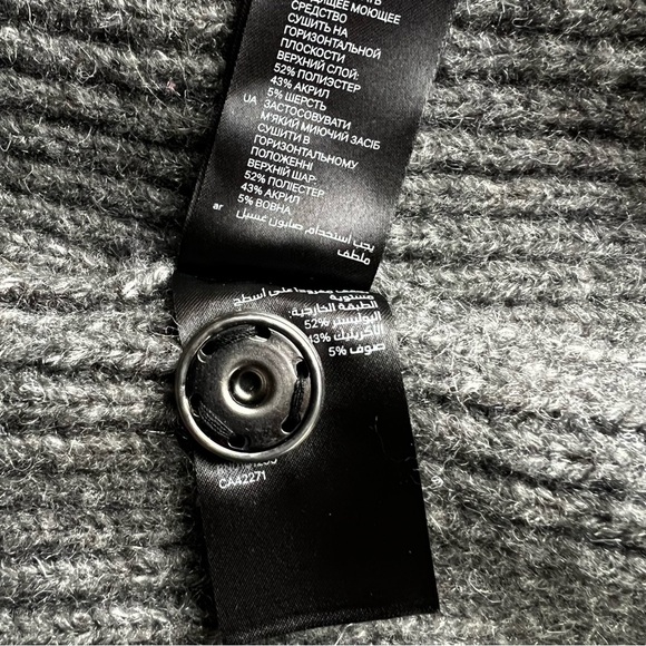 H&M Cozy Grey Knit Sweater Vest S - Picture 10 of 11